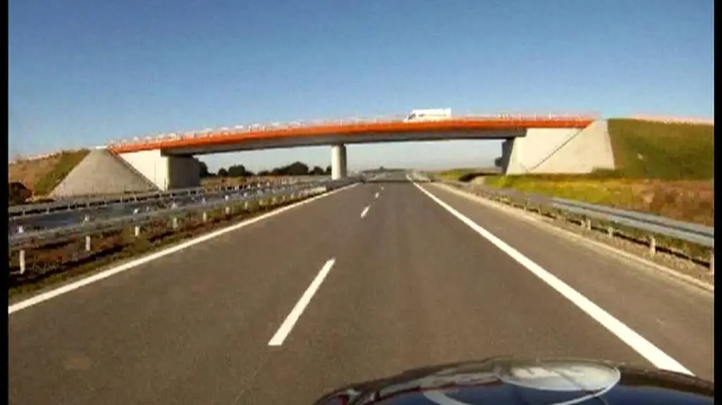 Przejazd budowaną trasą S8 (film w przyspieszeniu)