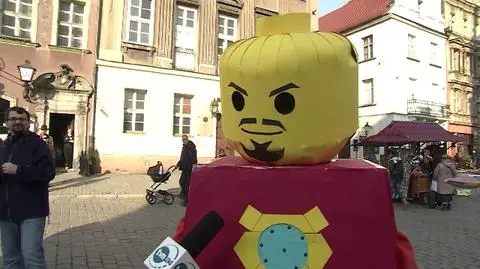 Przemarsz fanów Pyrkonu przez Poznań
