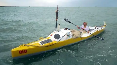 Przepłynął ocean kajakiem