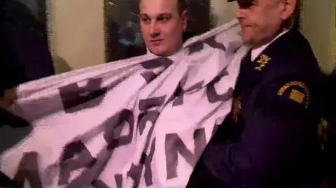 Przepychanki przed posiedzeniem komisji 