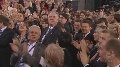 Radość Donalda Tuska po godz. 21