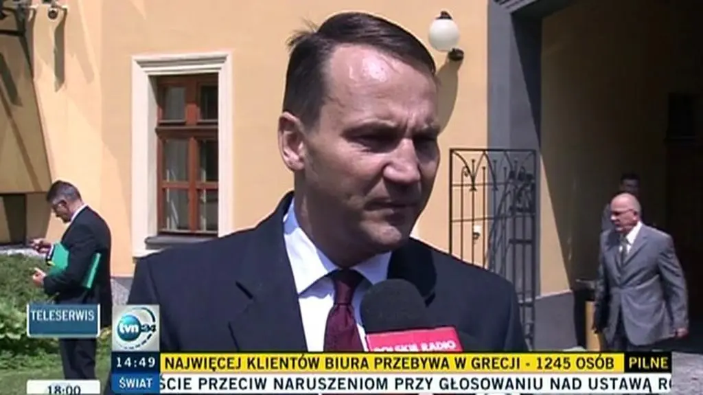 Radosław Sikorski o pomocy turystom