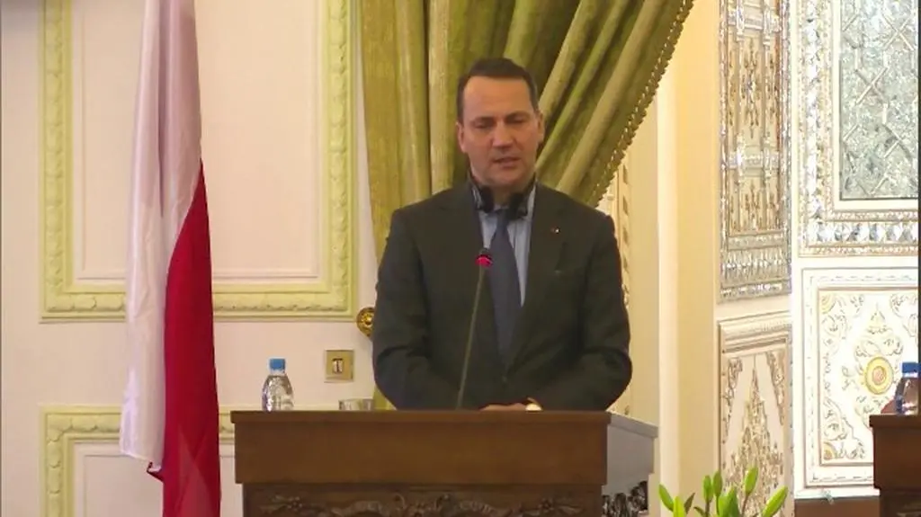 Radosław Sikorski tuż przed odlotem z Iranu skomentował sytuację na Ukrainie 