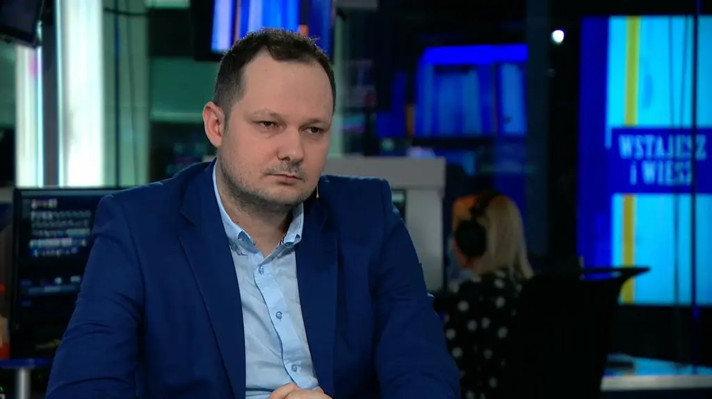 Reporter "Czarno na białym" o projekcie rozporządzenia do ustawy o przejazdach na aplikację