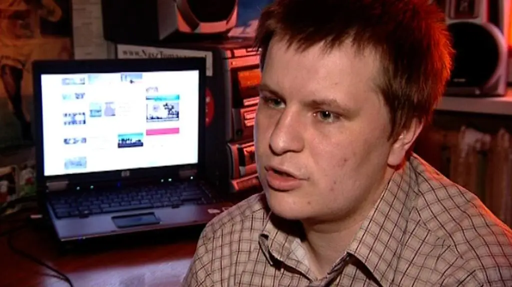 Robert Frycz zamknął stronę po wizycie ABW