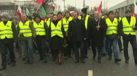 Rolnicy maszerowali m.in. w rytm narodowych pieśni 