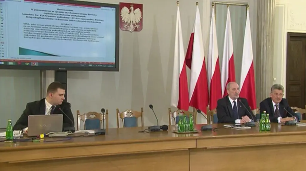"Rosja dysponuje czarnymi skrzynkami za zgodą rządów Donalda Tuska i Ewy Kopacz"