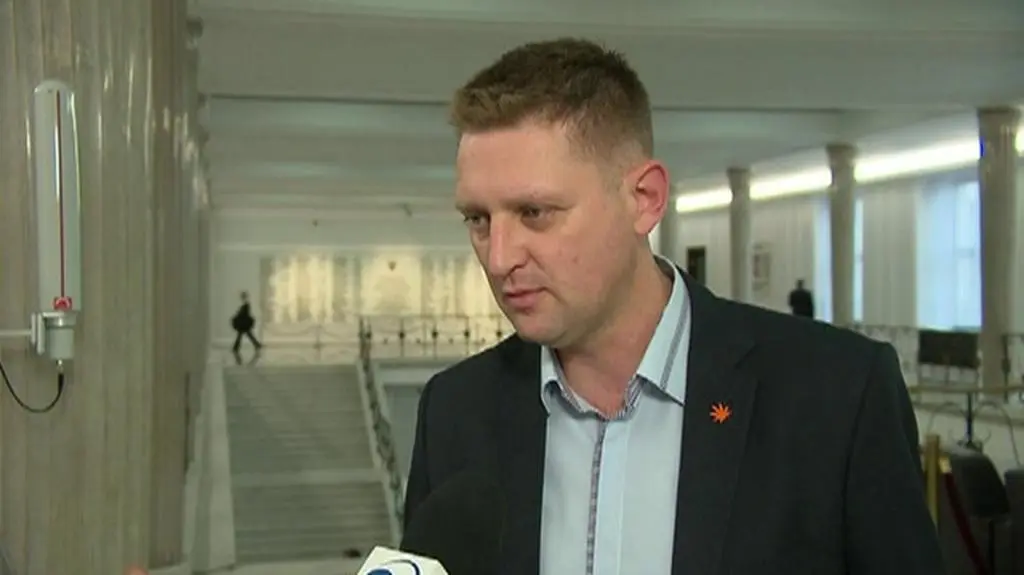 Rozenek: To skandal, że na to brakuje pieniędzy