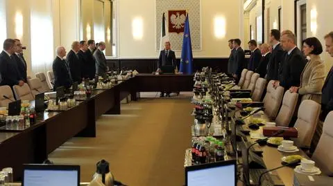 Rząd uczcił minutą ciszy pamięć Tadeusza Mazowieckiego