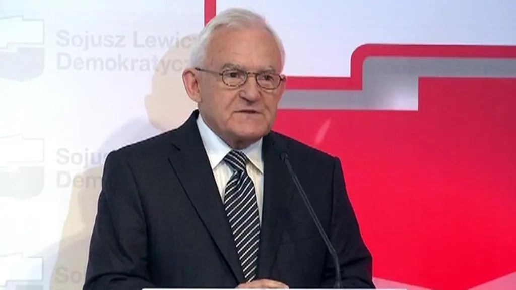 "Rząd zajmuje się obsługą kryzysu"