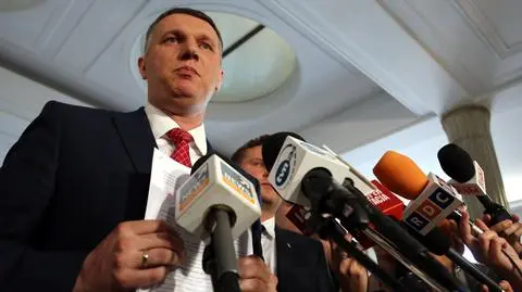 Rzuca partię, ale nie mandat 