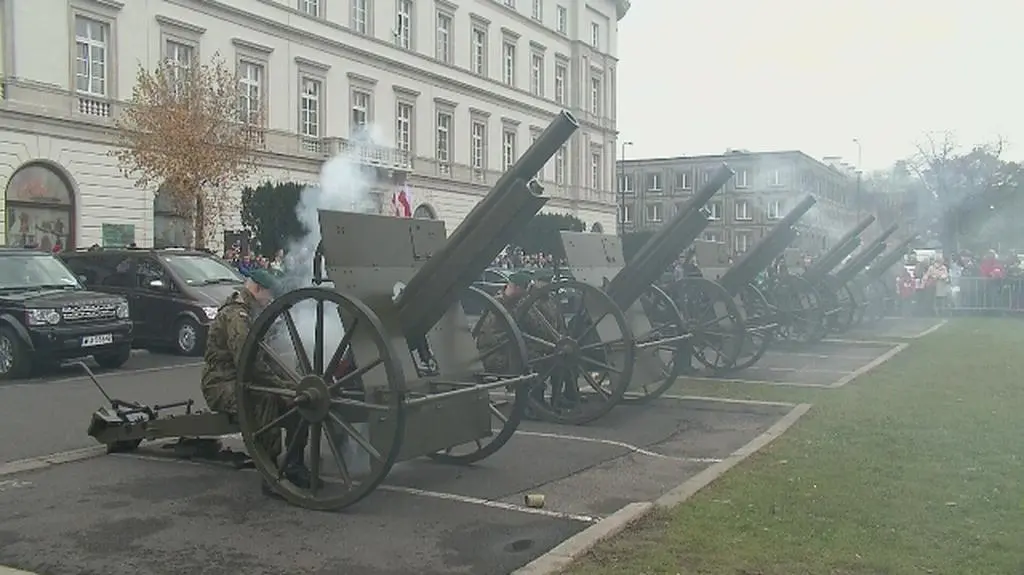Salwy honorowe z okazji Święta Niepodległości 