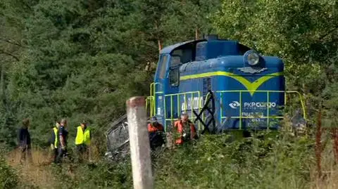 Samochód wjechał pod pociąg. Trzy osoby zginęły