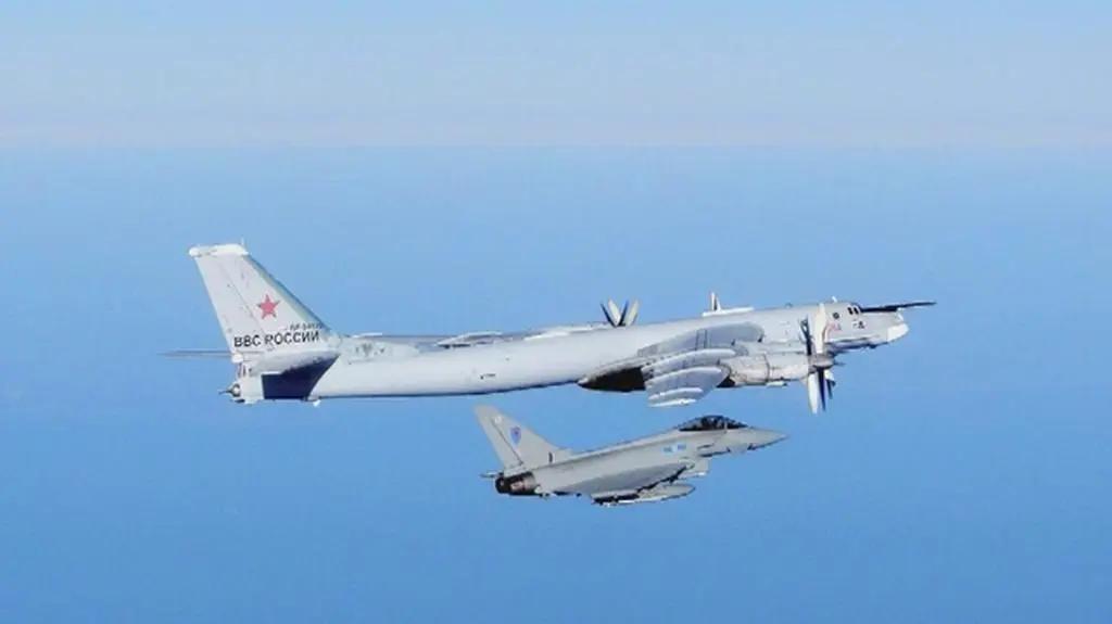 Samoloty RAF przechwytują rosyjski bombowiec nad Morzem Północnym