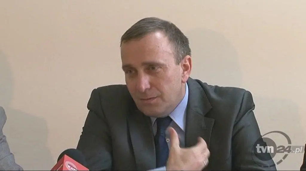Schetyna "kłód pod nogi" rzucać nie chce, ale.../TVN24