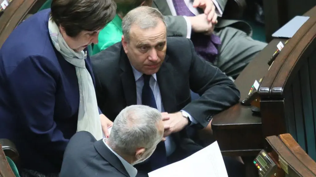 Schetyna krytykuje partię