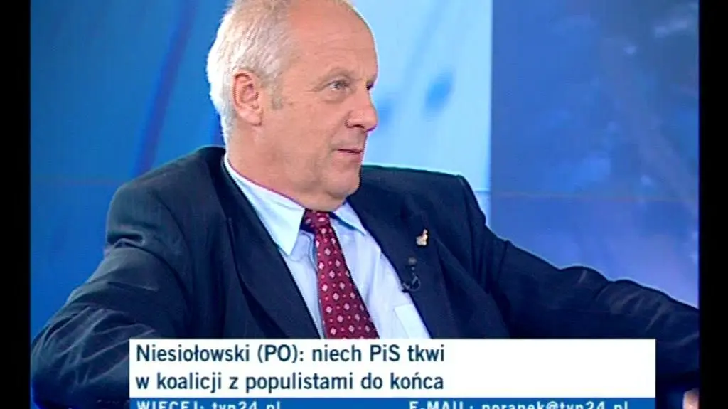 Senator Niesiołowski: Pawłowiec ma rację