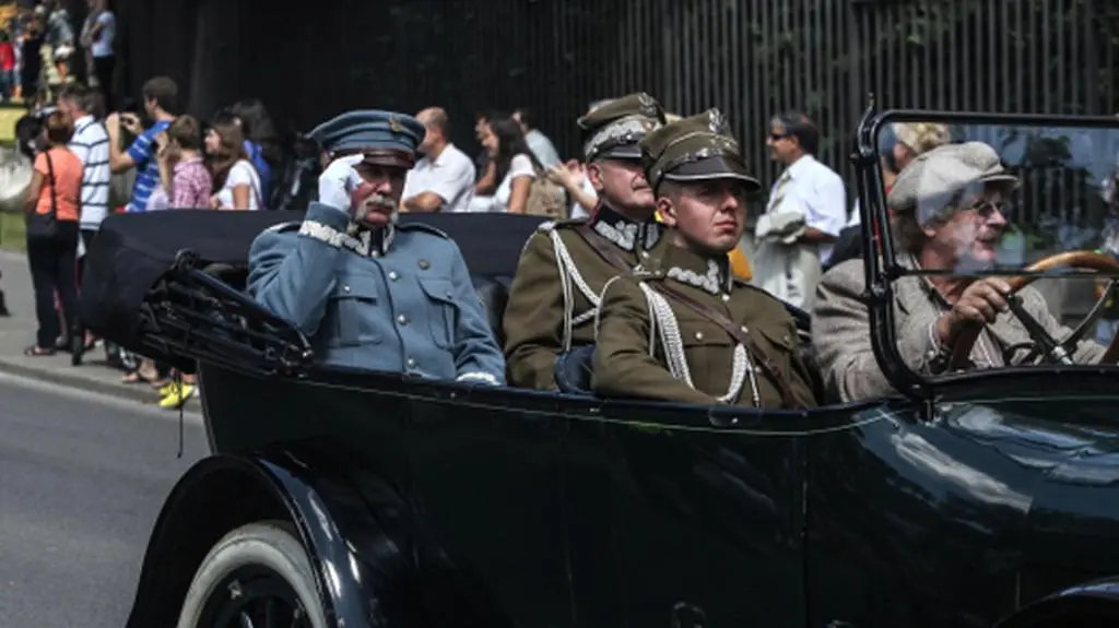 Setki żołnierzy, kilkadziesiąt pojazdów. Wojskowa parada w Warszawie