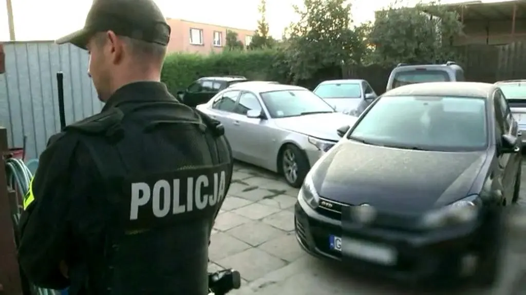 Sfingowali kilkadziesiąt kolizji. Policjanci rozbili grupę, która wyłudziła 2 mln zł