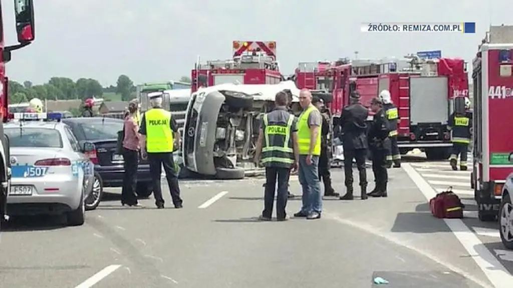Siedem osób nie żyje, ranni. Wypadek na A4