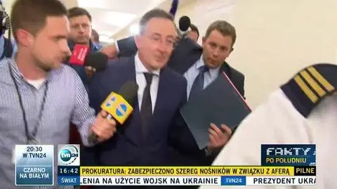 Sienkiewicz przed speckomisją ws. podsłuchów. "Żadnych komentarzy"  