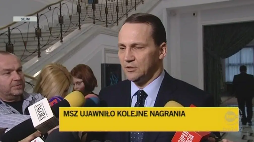Sikorski: Proszę więcej nie grać katastrofą smoleńską (TVN24)