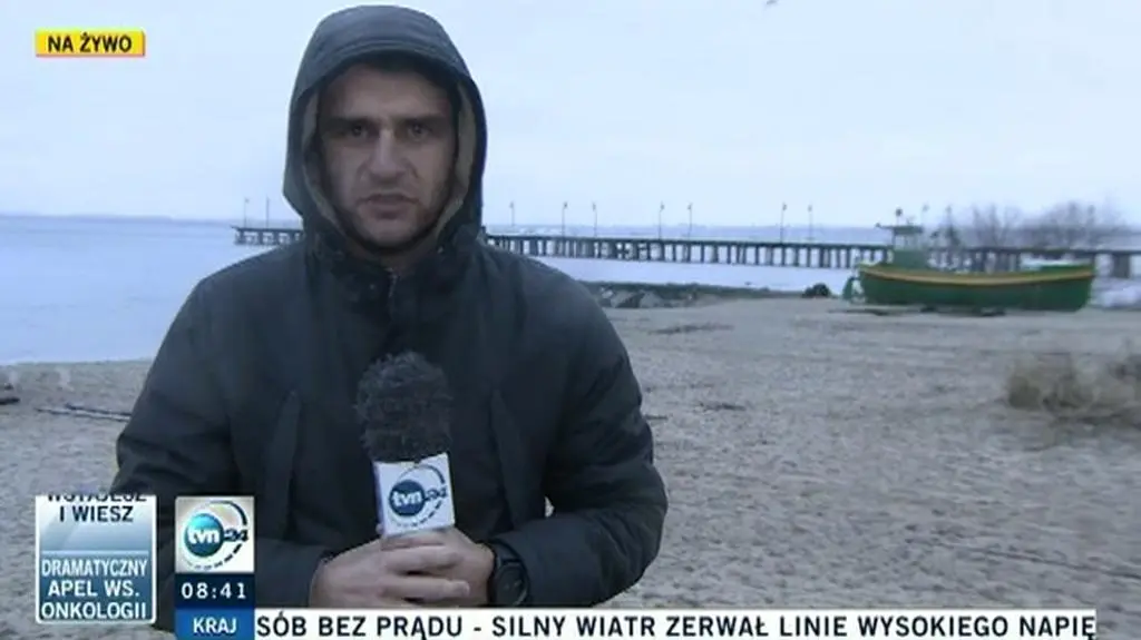 Silny wiatr nad morzem