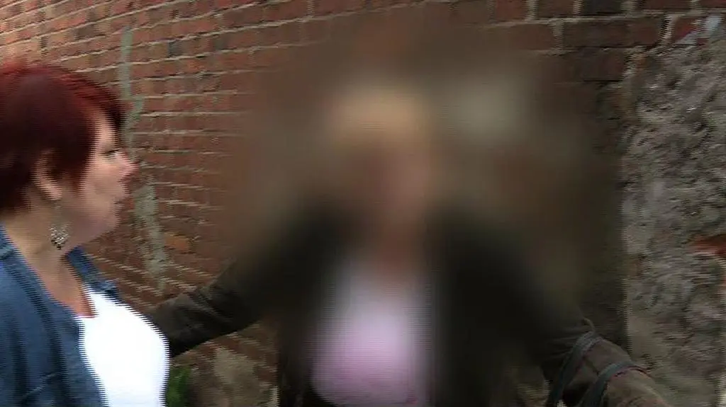 Skłócona sąsiadka kategorycznie odmawia rozmowy z dziennikarzami TVN24