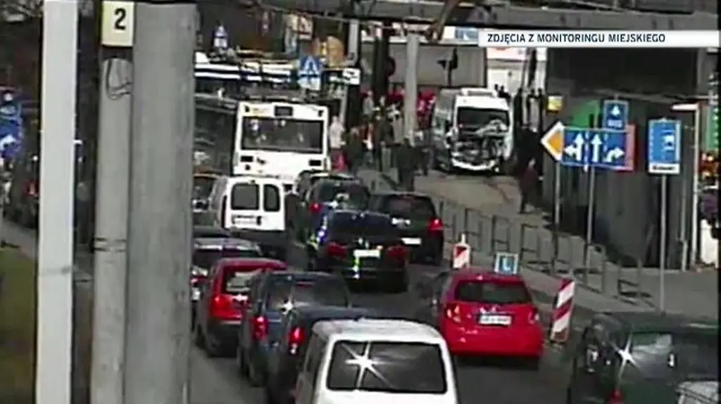 Skutki tragicznego wypadku - nagranie z monitoringu