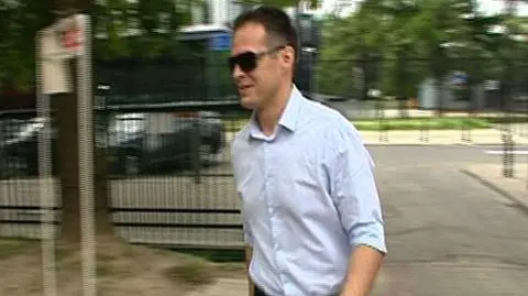 Sławomir Nowak głosuje podczad II tury wyborów 4 lipca (TVN24)
