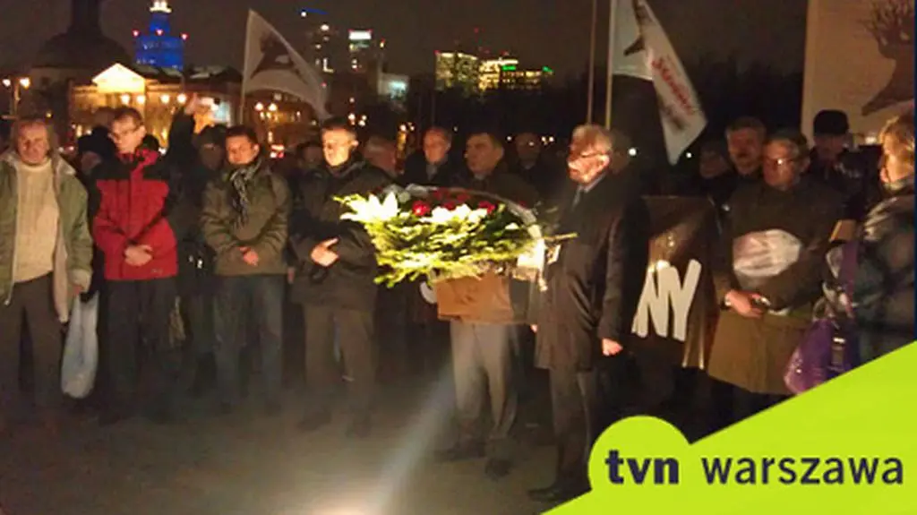 "Solidarni 2010" składają kwiaty pod Grobem Nieznanego Żołnierza