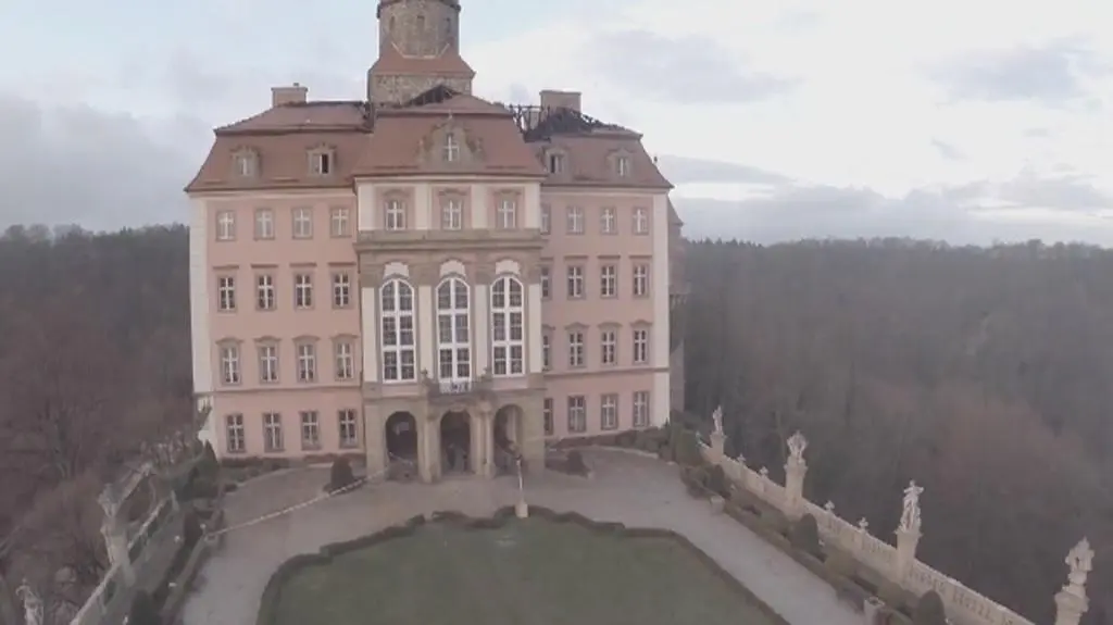 Spłonął dach Zamku Książ