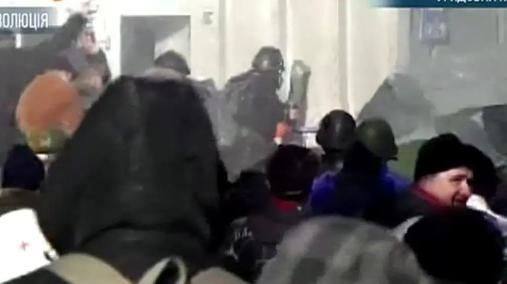 Starcia milicji z demonstrantami