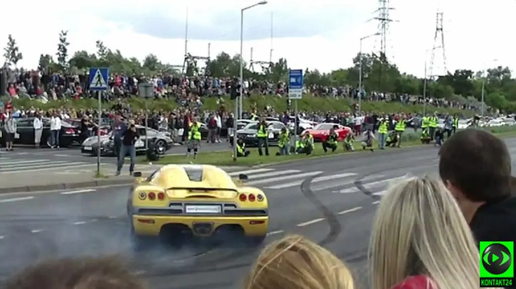 Start koenigsegga, który wjechał w widzów