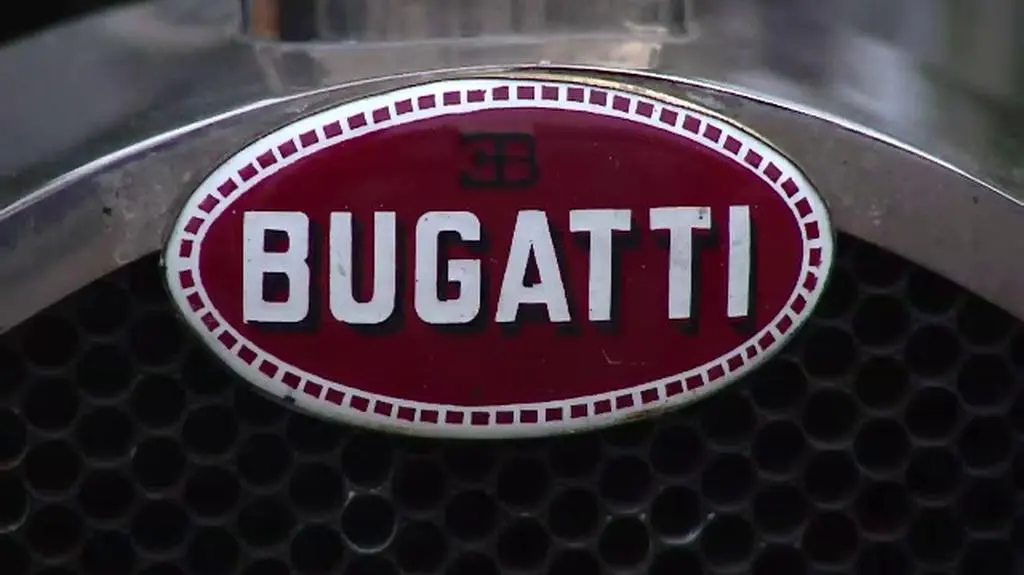 Staruszek bugatti na rajdzie