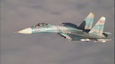 Su-27 z Kaliningradu przechwytuje Portugalczyków