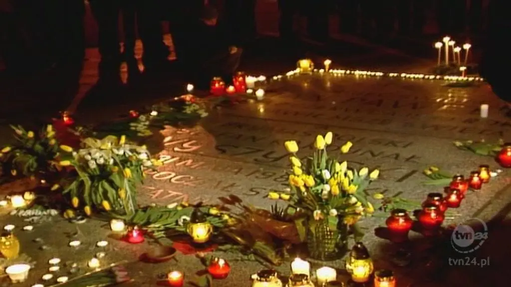 Świat w żałobie po śmierci Jana Pawła II (archiwum TVN24)