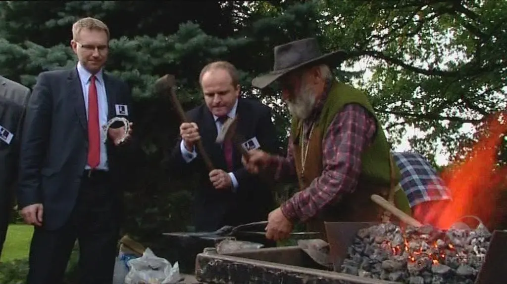Szef PJN wykuł podkowę (TVN24)