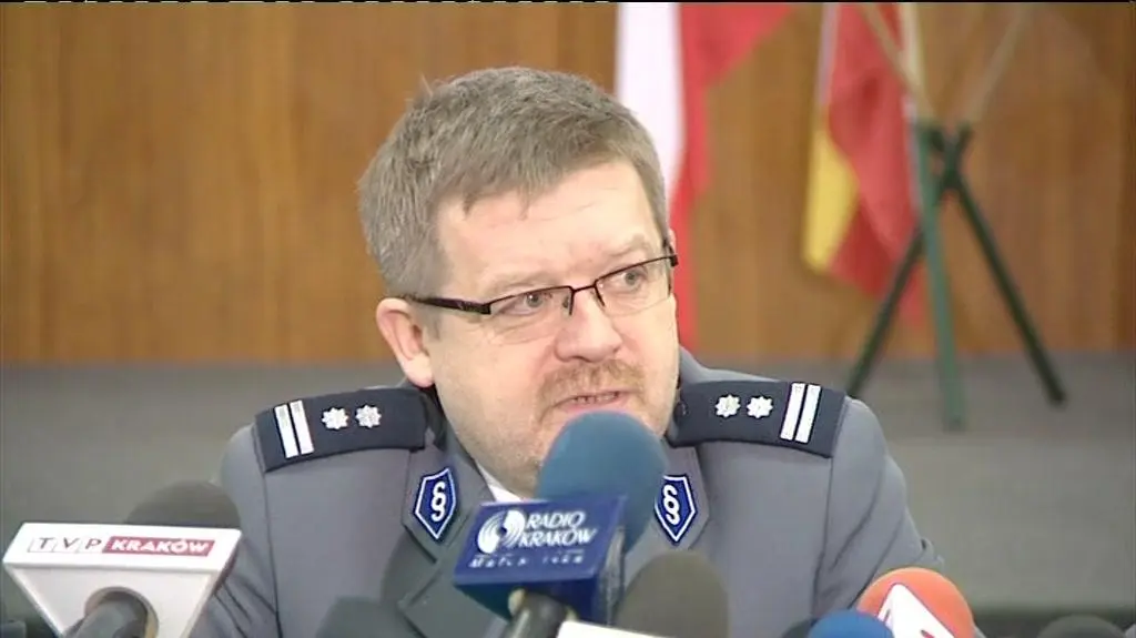 "Tablicę ukryto w lesie"