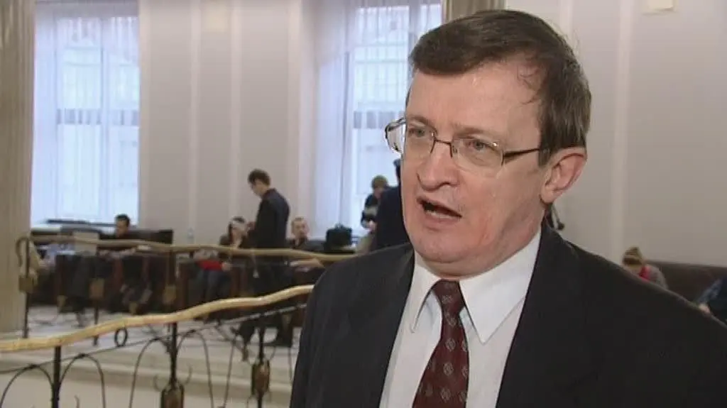 Tadeusz Cymański wini stewardessę