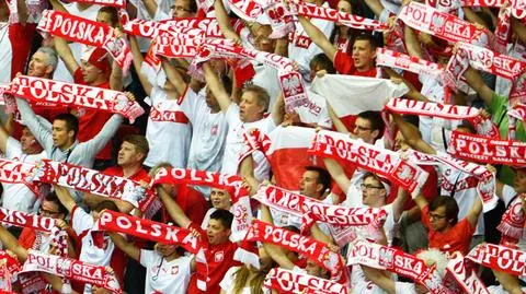 Tak powstaje polska flaga