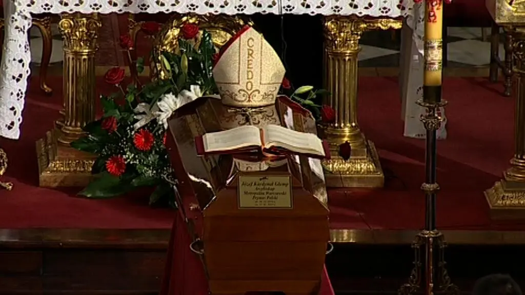Tłumy w kościele Świętego Krzyża