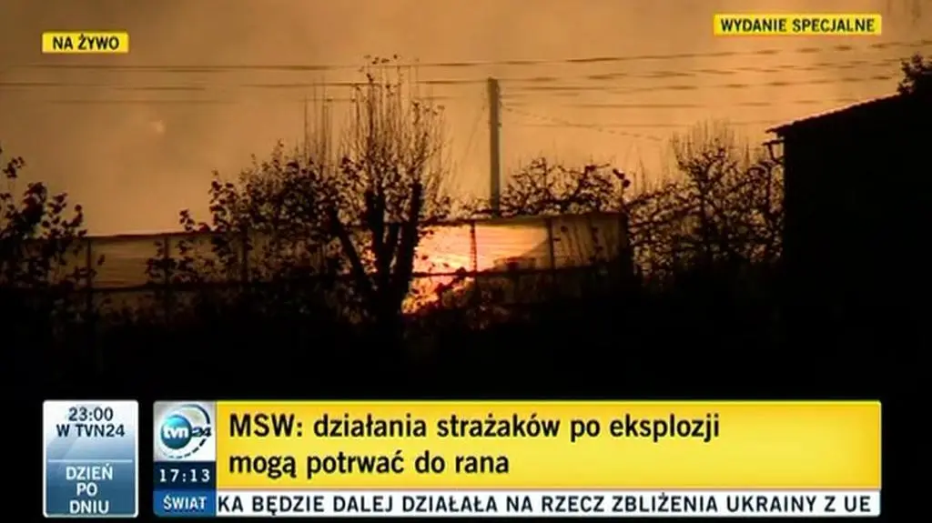 Trudna akcja gaszenia pożaru po wybuchu gazu