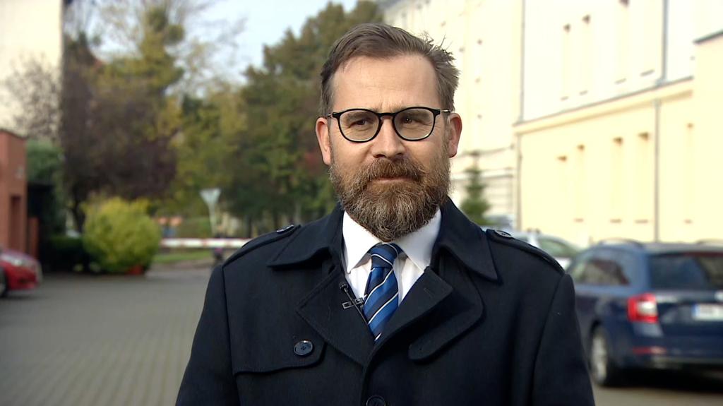"Trybunał staje się na naszych oczach trzecią izbą parlamentu"