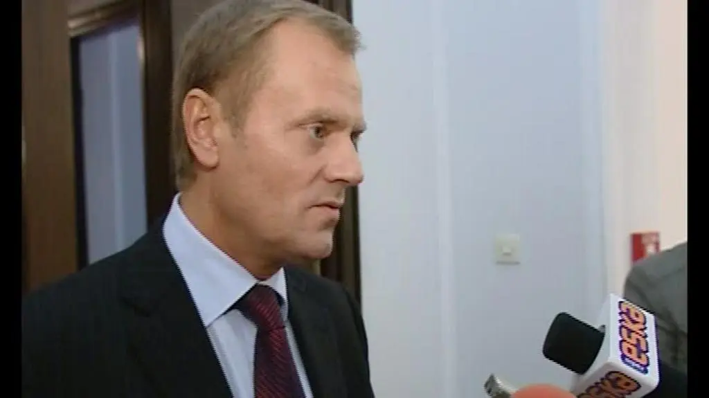 Tusk: głosujemy za samorozwiązaniem