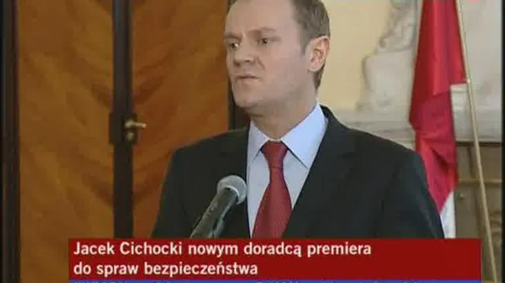 Tusk: Koniec z gadaniem o służbach