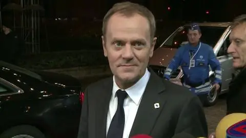 Tusk sprawę wraku zostawia Sikorskiemu