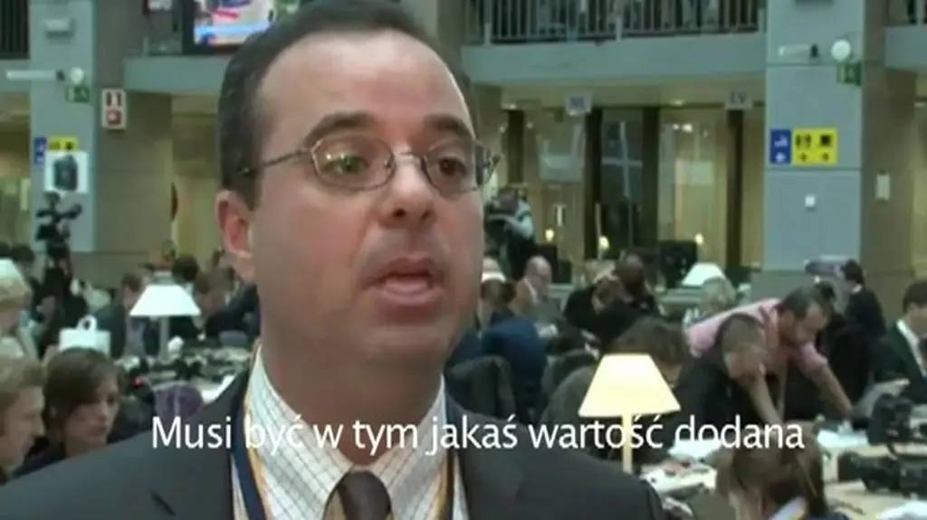 "Twarde newsy, czasem anegdota"