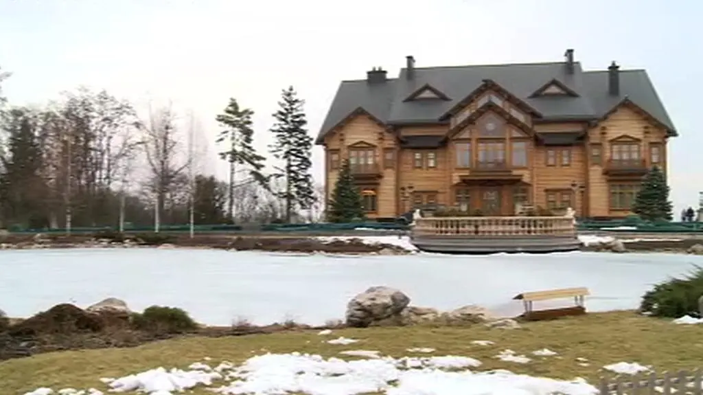 Uchodźcy w rezydencji Janukowycza. "Jest spokojnie, nikt nie strzela"