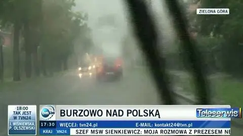 Ulewa podtopiła piwnice i zalała dworzec kolejowy w Zielonej Górze